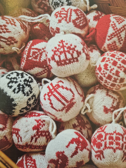 Workshop Kerstballen Breien/Knitting Christmas Balls